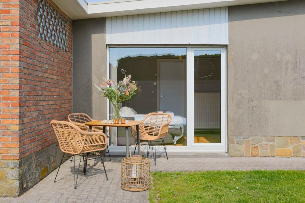 Huswell - Bungalow With Garden At 5 Minutes From The Beach Villa De Haan Luaran gambar