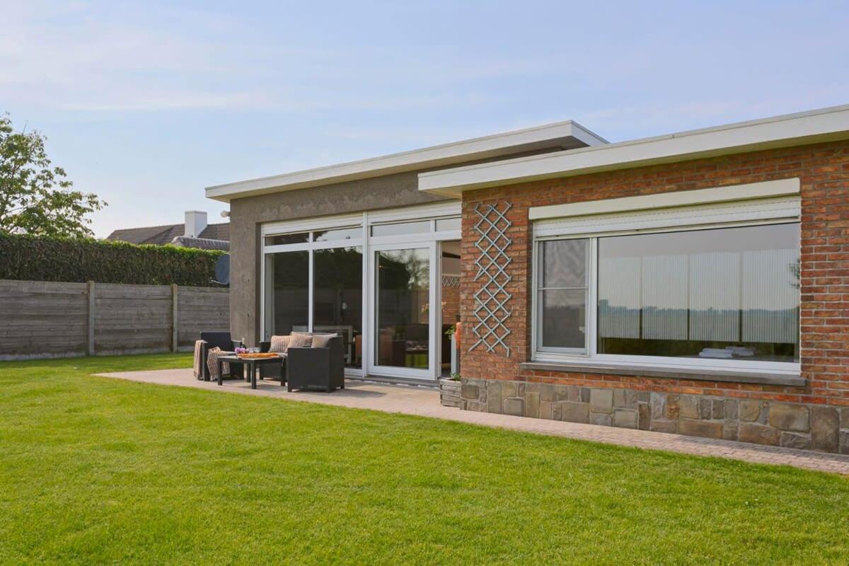 Huswell - Bungalow With Garden At 5 Minutes From The Beach Villa De Haan Luaran gambar